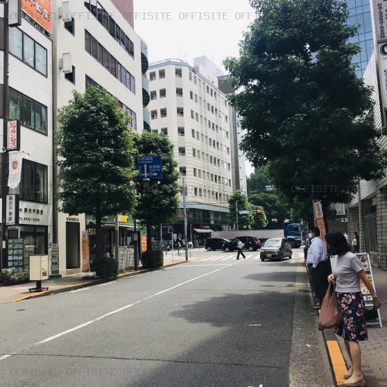 新宿ＳＹビルのビル前面道路