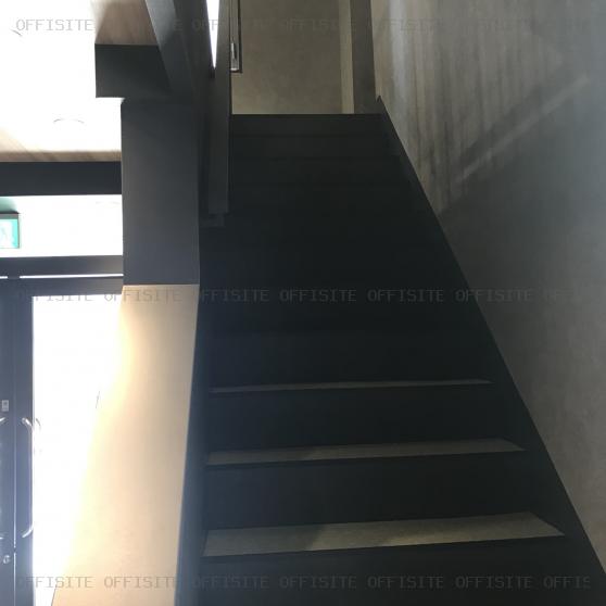 クレス不動産神田ビルの階段