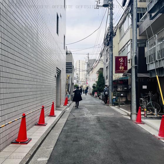 ＶＯＲＴ西新宿ＮＥＸの側面道路