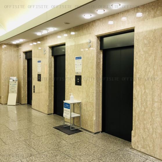 新日石ビルのエレベーター