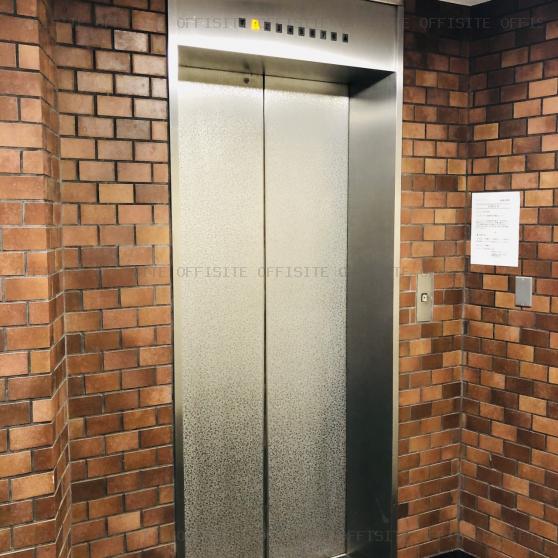 銀座ヤマトビルのエレベーター