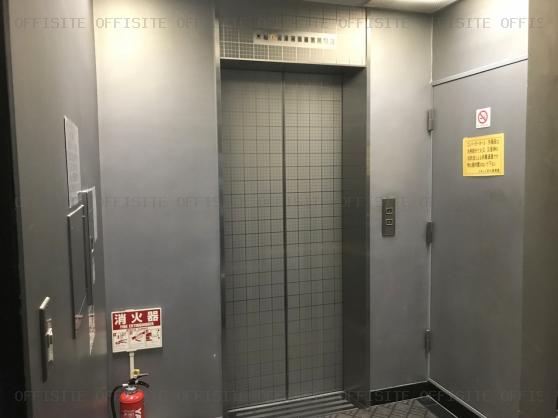 大幸ビルのエレベーター
