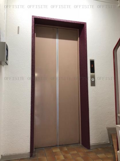 赤坂三鈴ビルのエレベーター