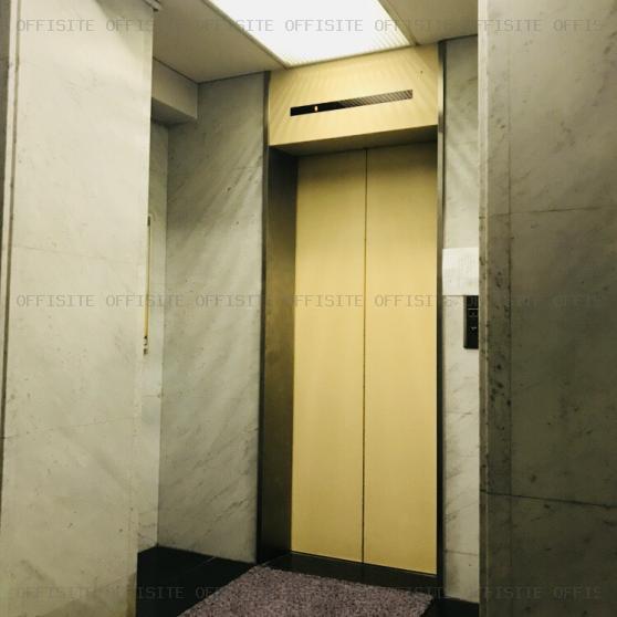 安藤ビルのエレベーター