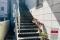 疋田ビルのエントランスへの階段