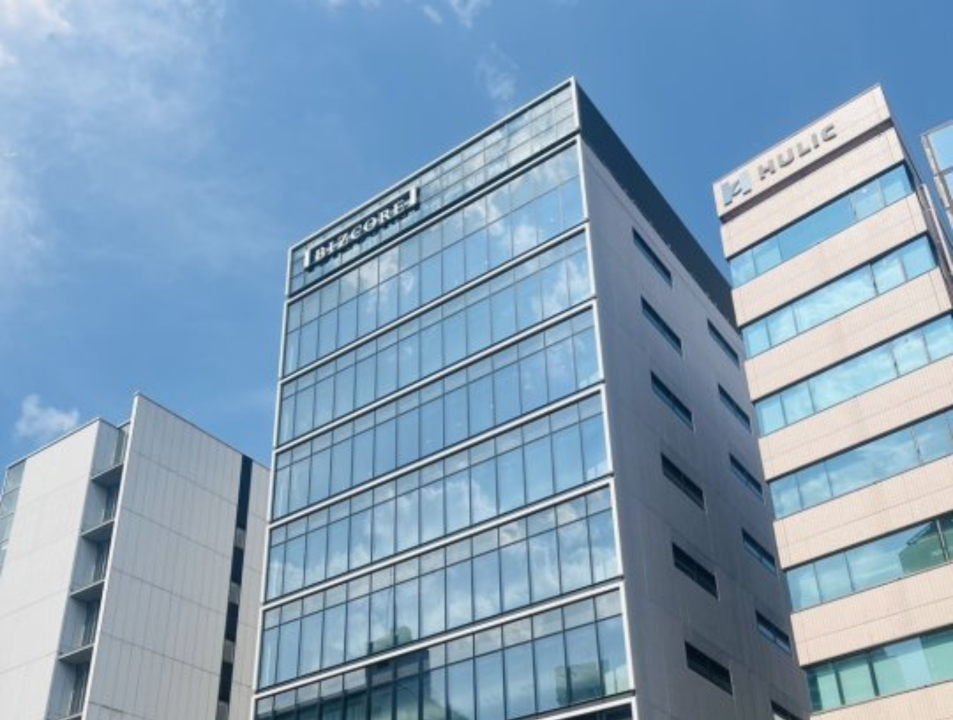 BIZCORE飯田橋|飯田橋駅徒歩4分・4駅8路線利用可・2025年7月竣工の新築ハイグレードオフィス【賃貸オフィス情報】