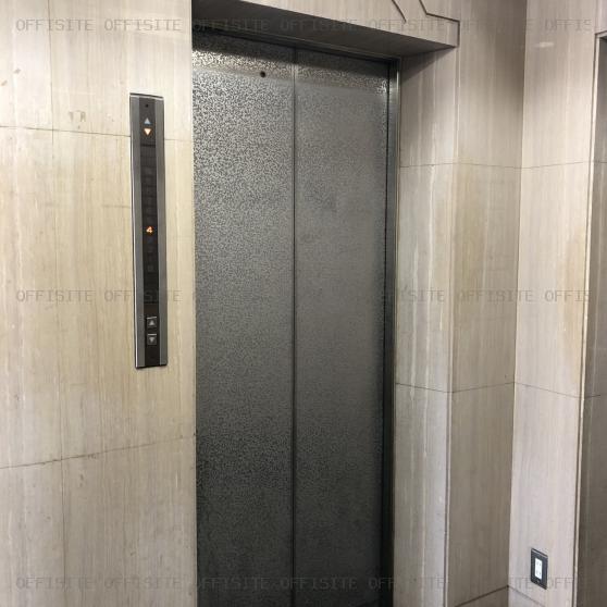 西京ビルのエレベーター