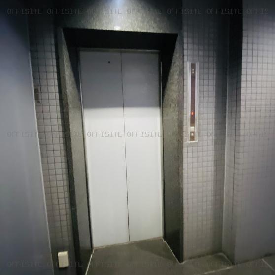 淡景（タンケイ）ビルのエレベーター