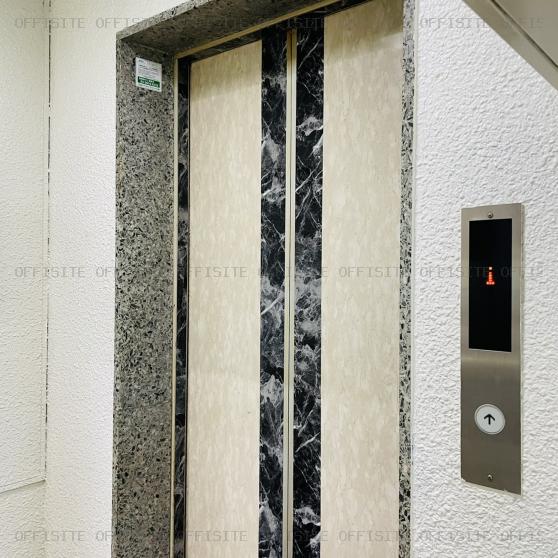 湯島ケイワンビルのエレベーター