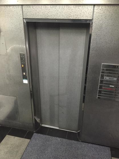 ニュー青山ビルのエレベーター
