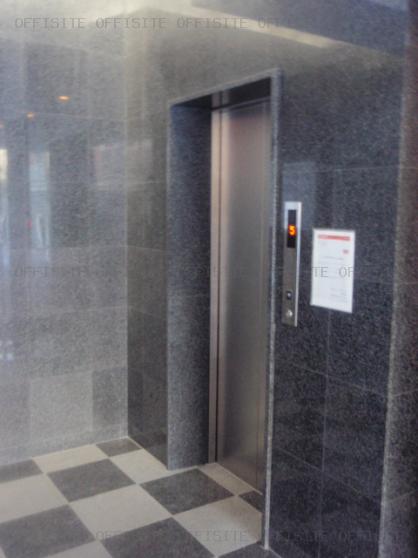 メットライフ三番町ビルのエレベーター