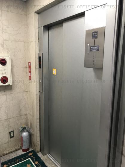 桑野ビルのエレベーター