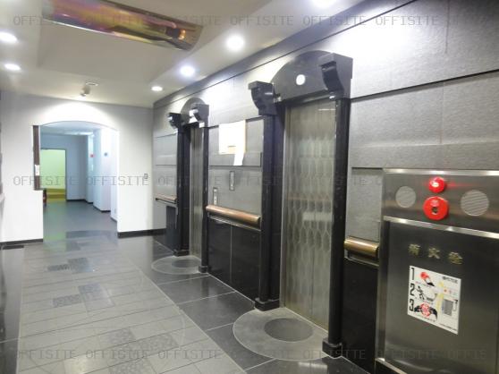 新横浜ステーションビルのエレベーター