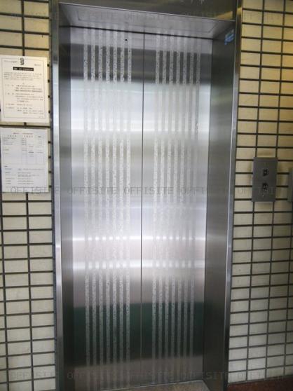 清水ビルのエレベーター