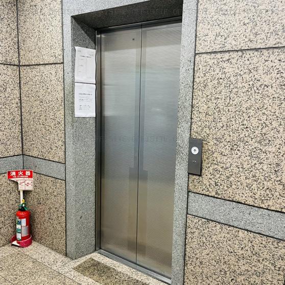 イマス元浅草ビルのエレベーター