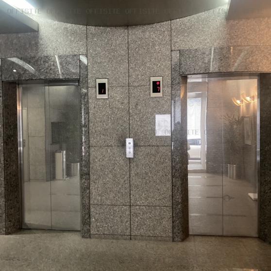 トラスティ麹町ビルのエレベーター