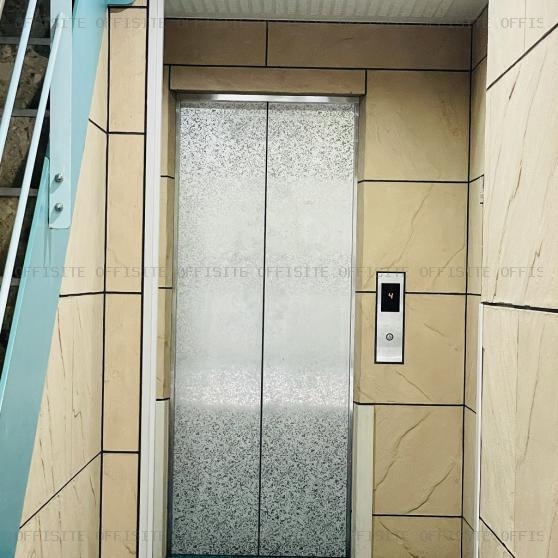 プリモプラートビルのエレベーター