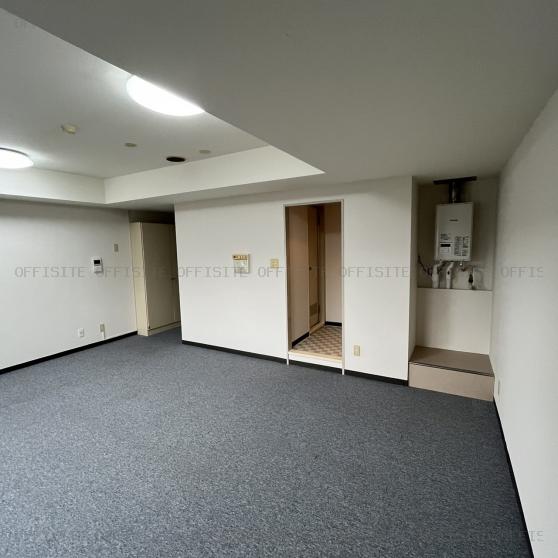 横浜東口ビルの602号室　貸室