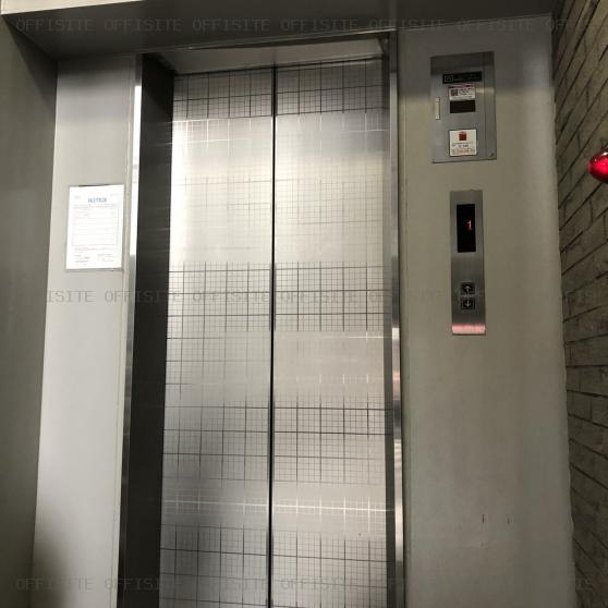 神戸田中ビルのエレベーター