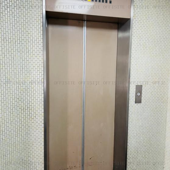 ハッピービルのエレベーター