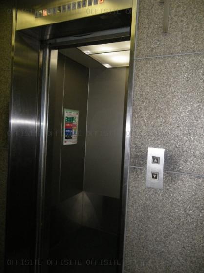 渋谷三丁目ビルのエレベーター