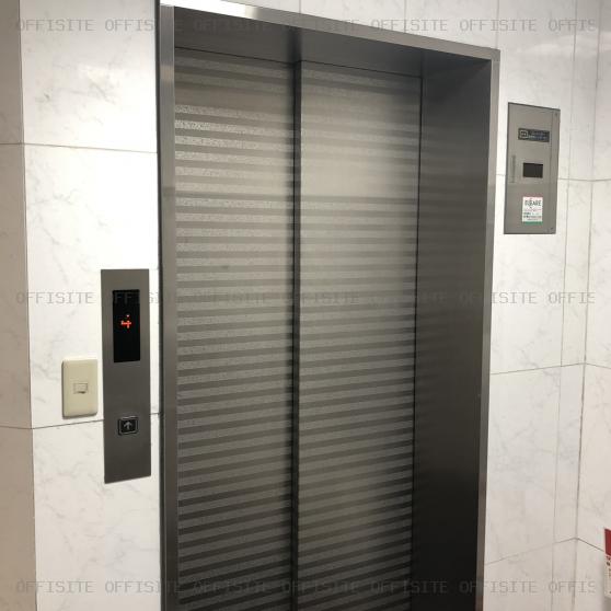 晴花ビルのエレベーター