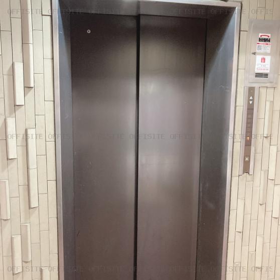 山久マンションのエレベーター