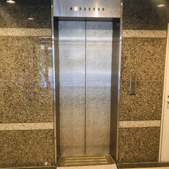 東陽ビルのエレベーター