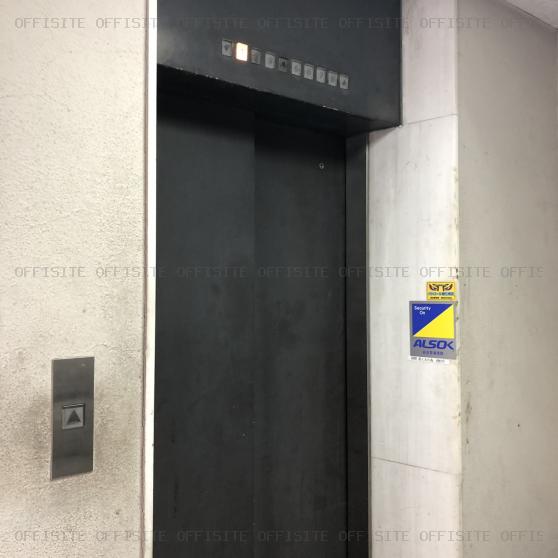 エース柳橋ビルのエレベーター