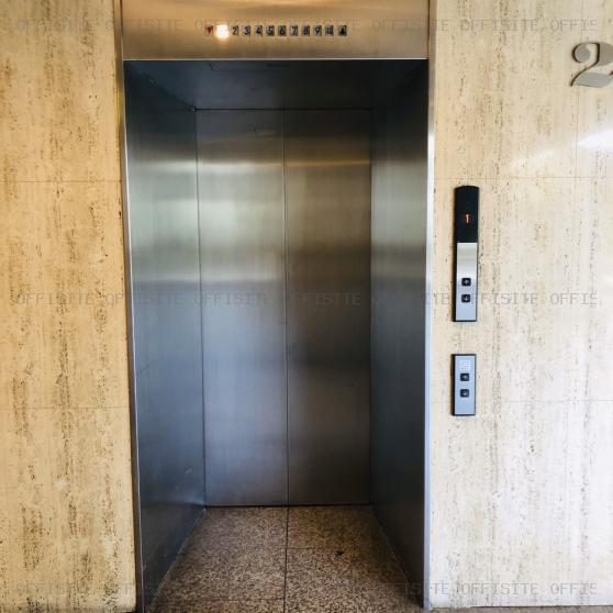 東京原木会館のエレベーター