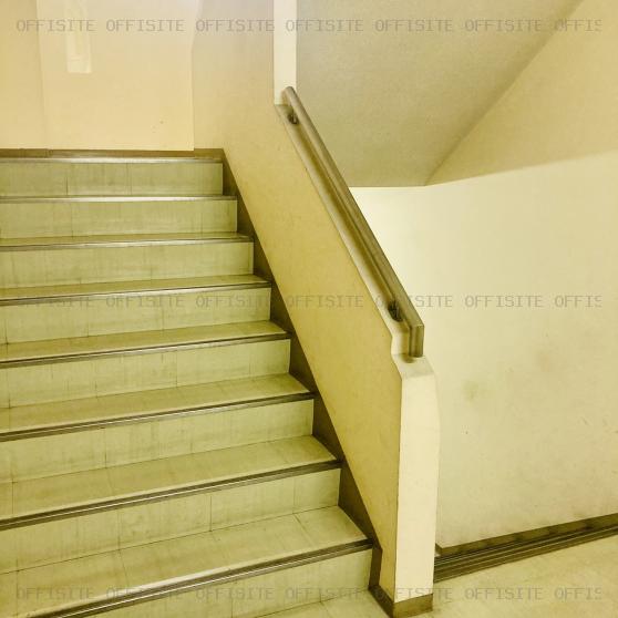安全ビルの階段