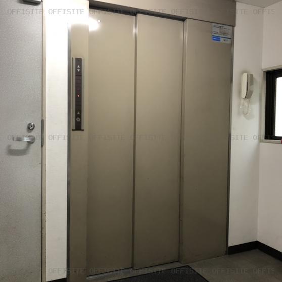 晃栄ビルのエレベーター