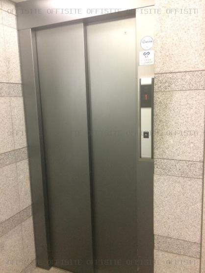バルビゾン１１のエレベーター