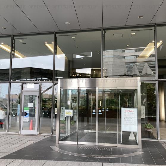 日石横浜ビルのオフィスビル出入口