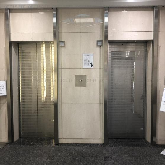 大和上野ビルのエレベーター