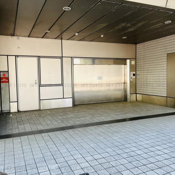 新横浜丸文ビルの駐車場