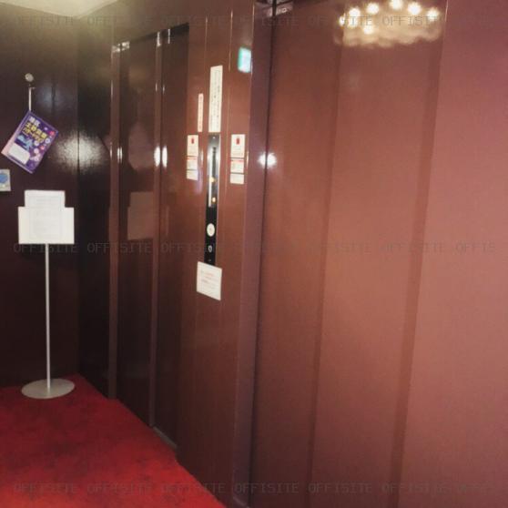 ロイヤル赤坂サルーンのエレベーター