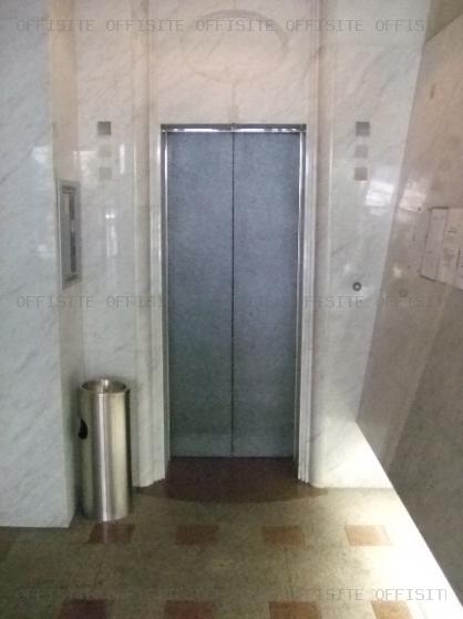 ＧＯＯＤ・ＷＩＬＬ青山ビルのエレベーター
