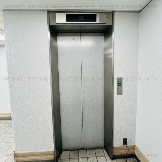 銀座松良ビルのエレベーター
