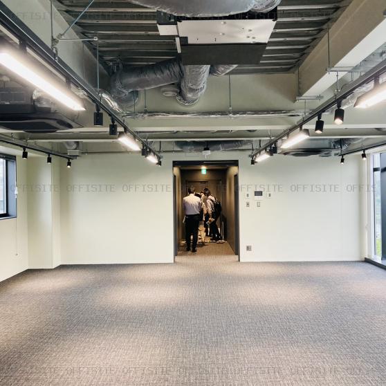 市ヶ谷科学技術イノベーションセンタービルの5階 室内