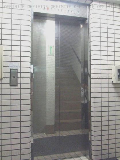 アクシオビルのエレベーター