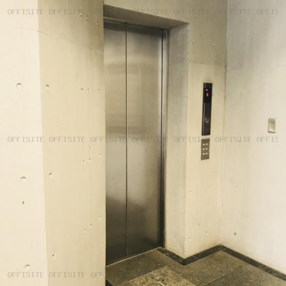 Ｔ＆Ａビルのエレベーター