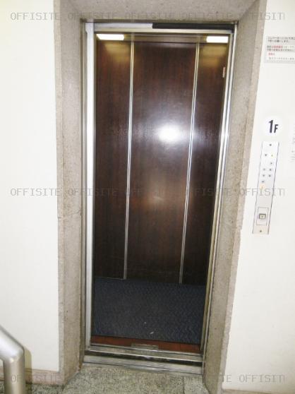 八木ビルのエレベーター