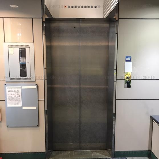 バルビゾン８７のエレベーター