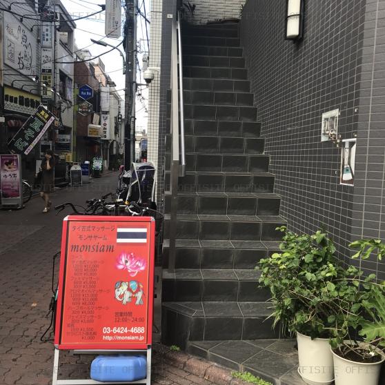 ムーンシャイニー弐番館の階段