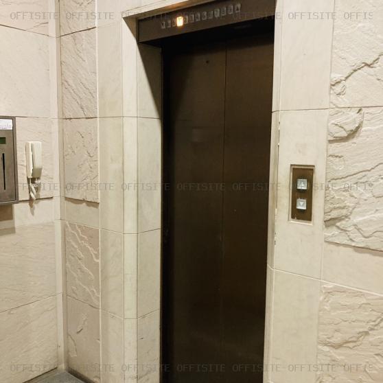 市ヶ谷クロスプレイスのエレベーター