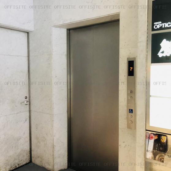 銀座オプティカビルのエレベーター