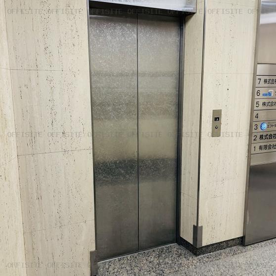 森隆ビルのエレベーター