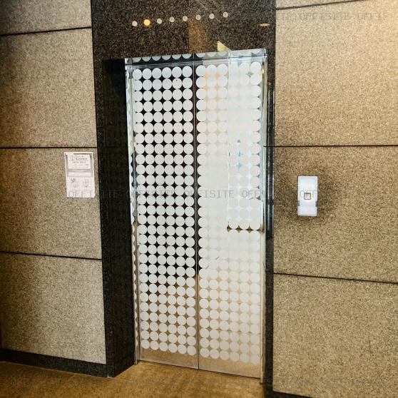 クレインズパークのエレベーター