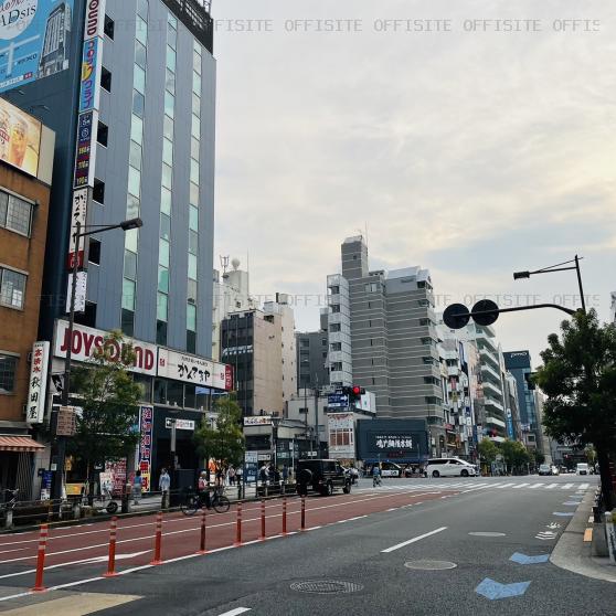 東京ラインビルの前面道路
